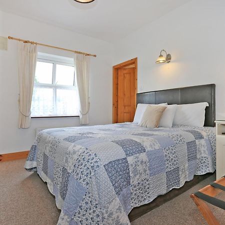 The Courtyard B&B Бунратти Экстерьер фото